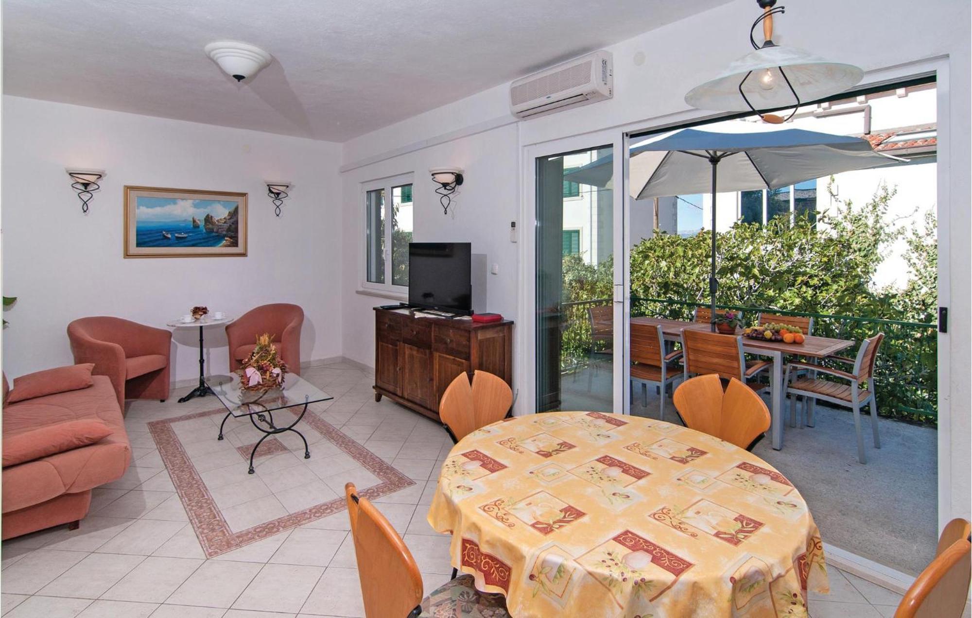 3 Bedroom Cozy Home In Supetar Luaran gambar
