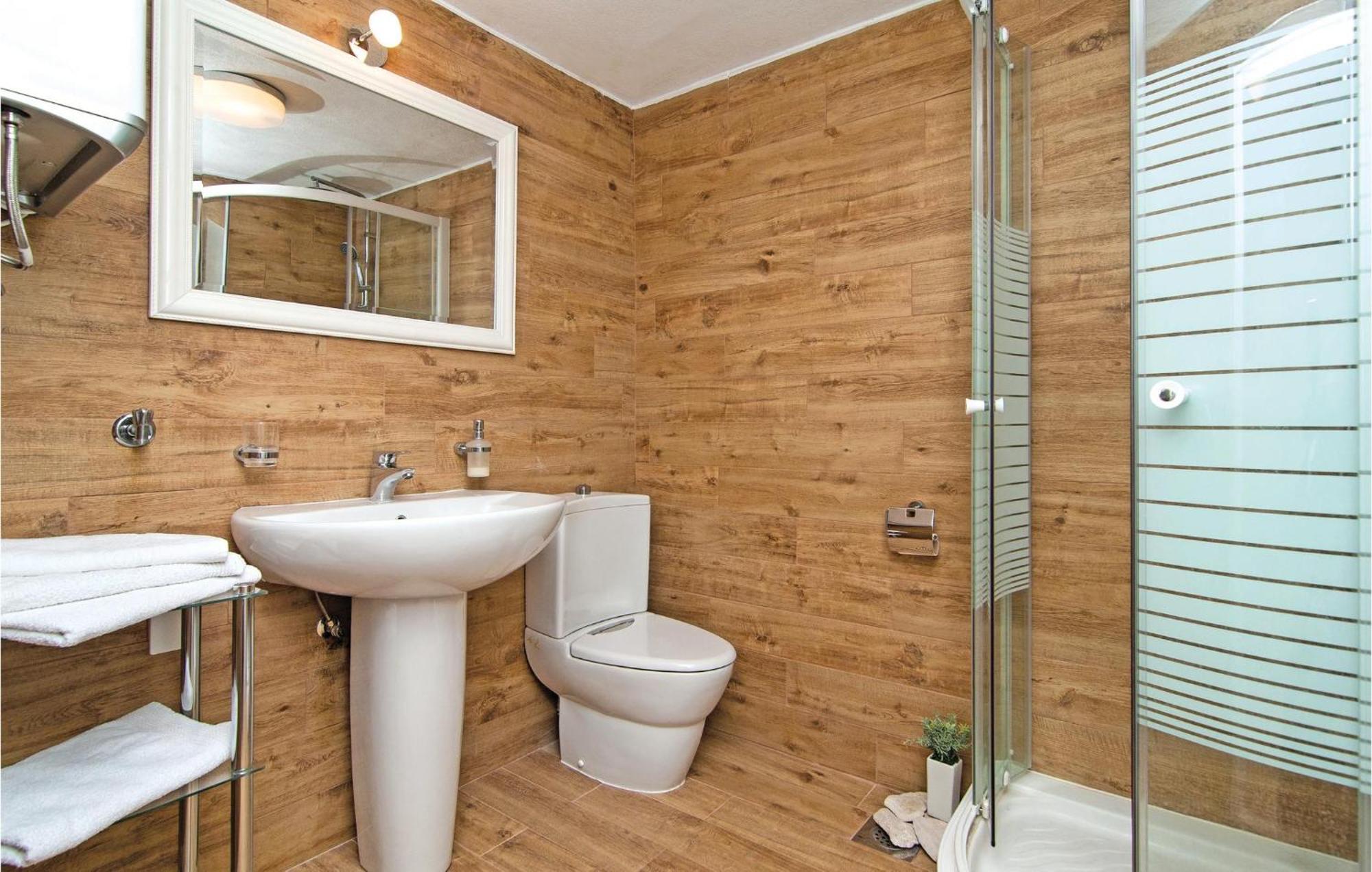 3 Bedroom Cozy Home In Supetar Luaran gambar