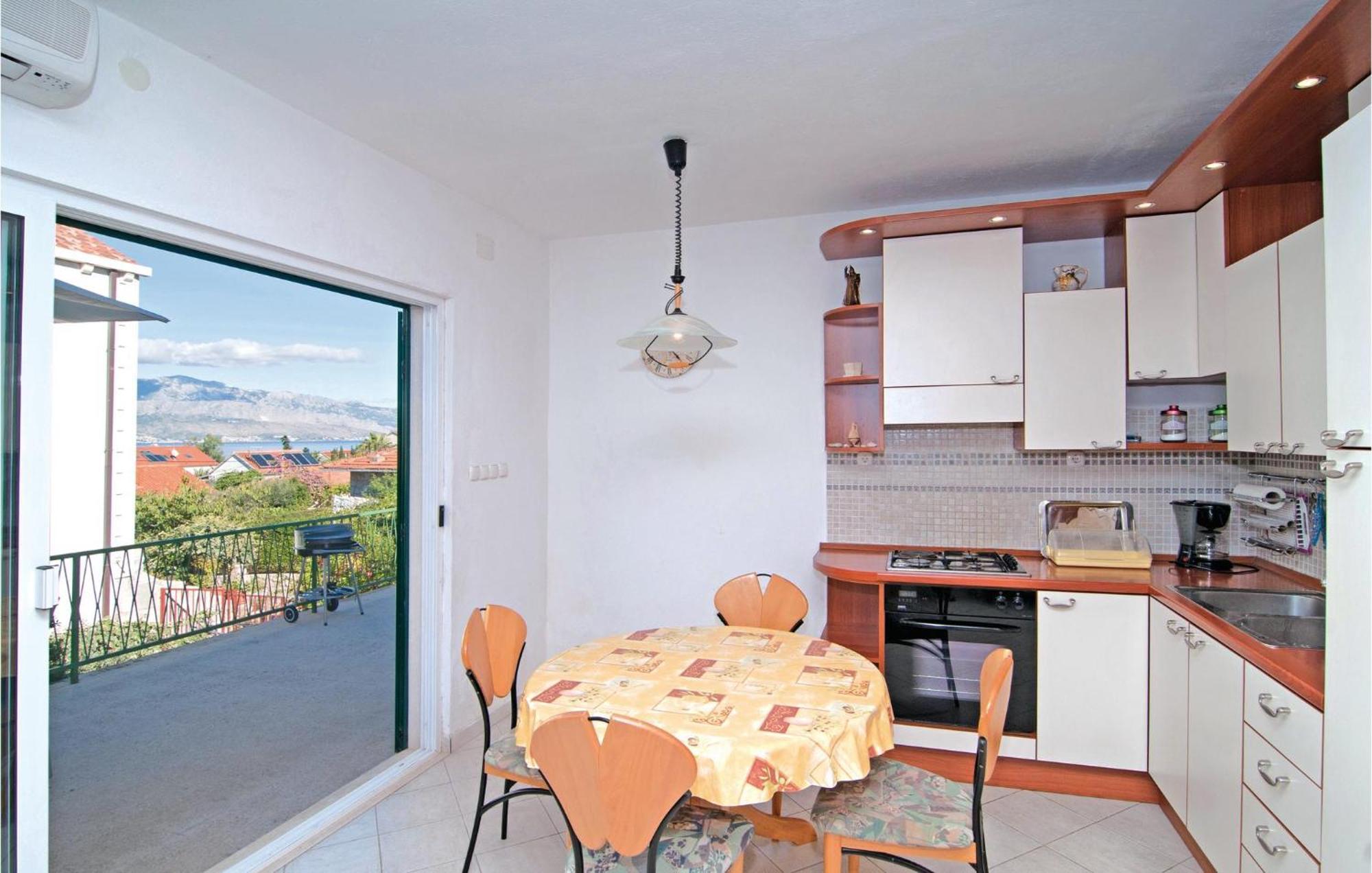 3 Bedroom Cozy Home In Supetar Luaran gambar