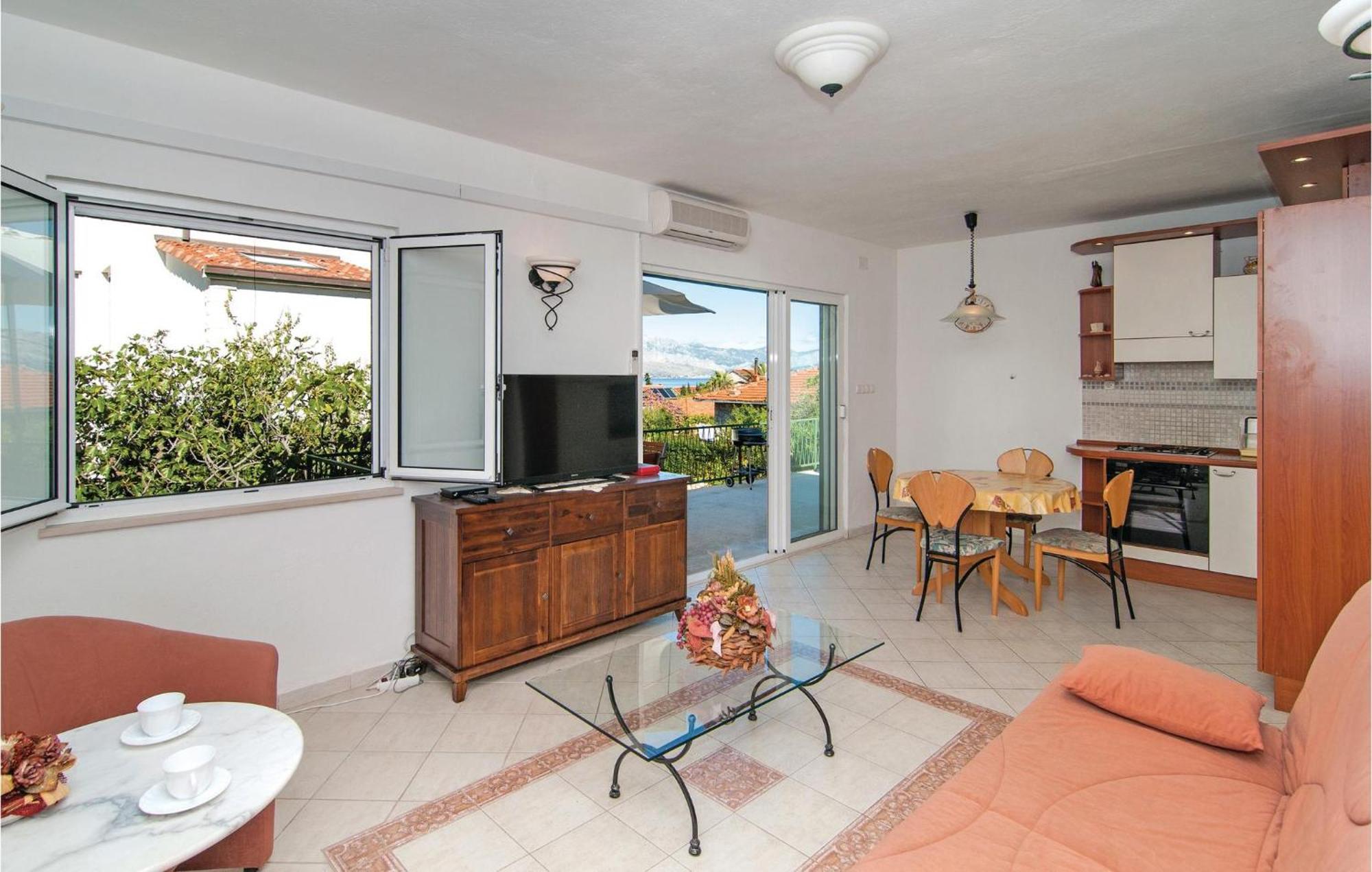 3 Bedroom Cozy Home In Supetar Luaran gambar