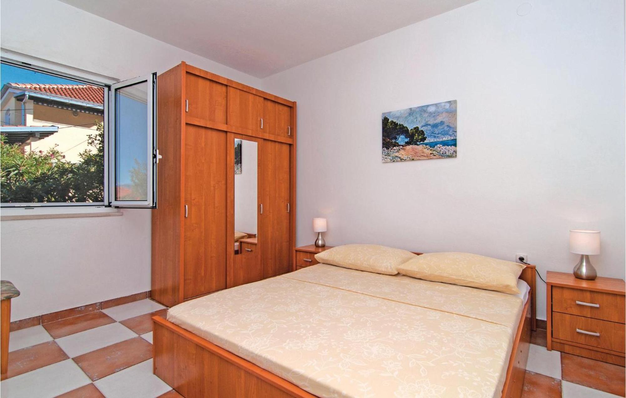 3 Bedroom Cozy Home In Supetar Luaran gambar